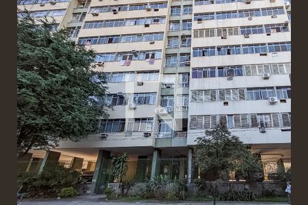 Apartamento à venda com 64m², 2 quartos e sem vagaFachada e portaria