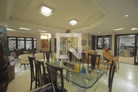 Sala de casa à venda com 3 quartos, 344m² em Fátima, Canoas