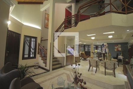 Sala de casa à venda com 3 quartos, 344m² em Fátima, Canoas