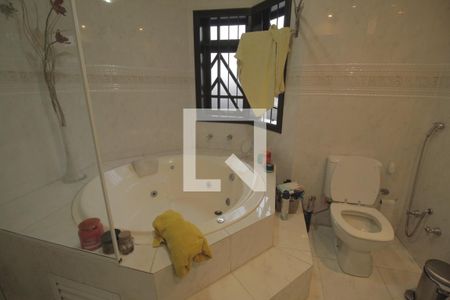 Casa à venda com 344m², 3 quartos e 4 vagasBanheiro da Suíte