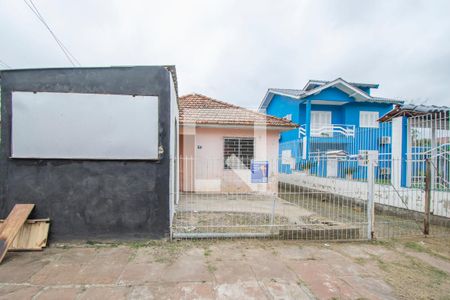 Casa à venda com 300m², 3 quartos e 4 vagas Casa à venda com 300m², 3 quartos e 4 vagasFachada