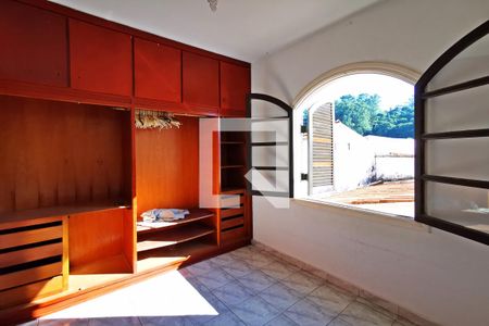 Casa à venda com 210m², 3 quartos e 2 vagasEdícula
