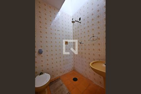 Casa à venda com 210m², 3 quartos e 2 vagasBanheiro