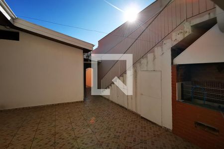 Casa à venda com 210m², 3 quartos e 2 vagasQuintal