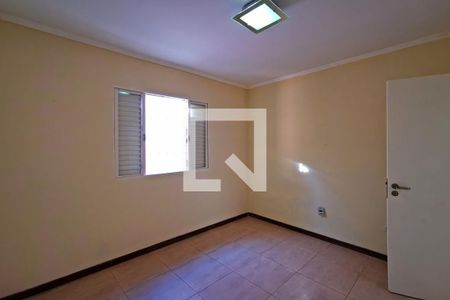 Casa à venda com 210m², 3 quartos e 2 vagasQuarto 2