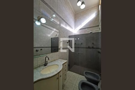 Casa à venda com 210m², 3 quartos e 2 vagasBanheiro