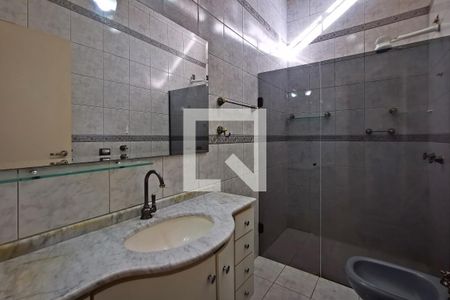 Casa à venda com 210m², 3 quartos e 2 vagasBanheiro