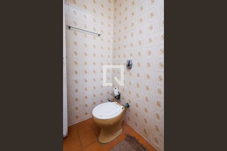 Casa à venda com 210m², 3 quartos e 2 vagasBanheiro