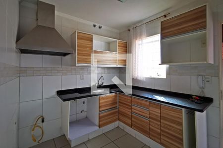 Casa à venda com 210m², 3 quartos e 2 vagasCozinha 