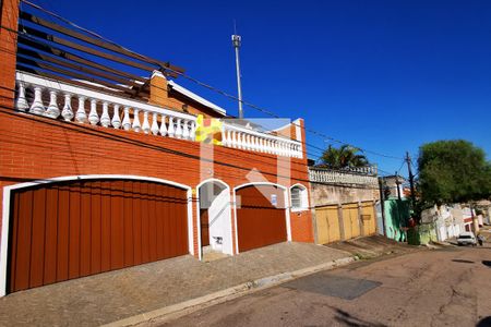Casa à venda com 210m², 3 quartos e 2 vagasFachada