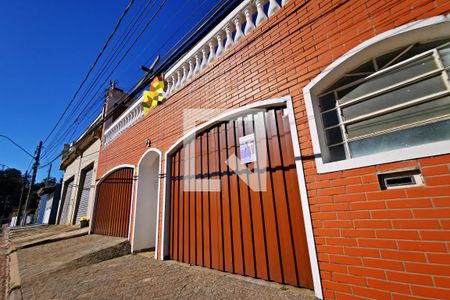 Casa à venda com 210m², 3 quartos e 2 vagasFachada