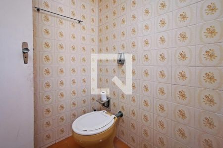 Casa à venda com 210m², 3 quartos e 2 vagasBanheiro