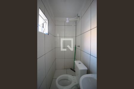 Banheiro de casa para alugar com 2 quartos, 60m² em Cidade Nitro Operária, São Paulo