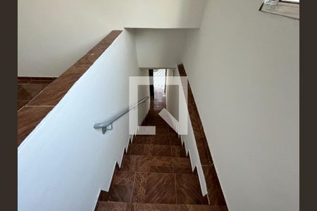 Escada  de casa para alugar com 1 quarto, 188m² em Parque Imperial, São Paulo