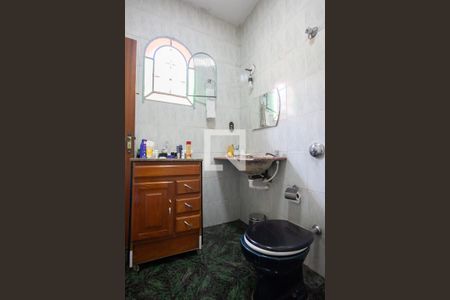 Casa à venda com 380m², 6 quartos e 7 vagasBanheiro Suíte Casa 1