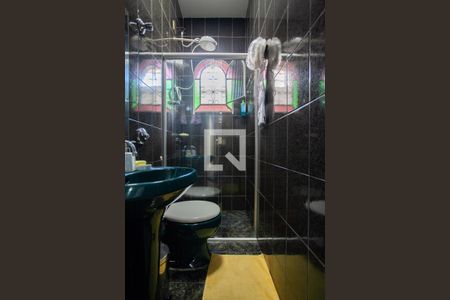 Casa à venda com 380m², 6 quartos e 7 vagasBanheiro Social Casa 1