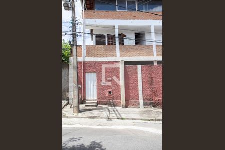 Casa à venda com 380m², 6 quartos e 7 vagasEntrada Casa 3