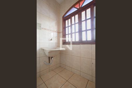 Casa à venda com 380m², 6 quartos e 7 vagasCozinha  e área de serviço Casa 2