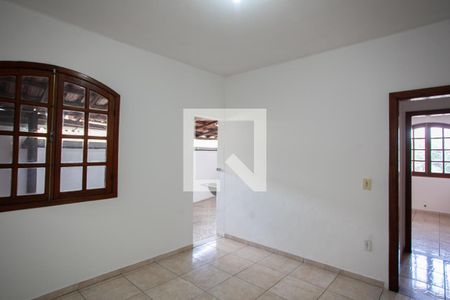 Casa à venda com 380m², 6 quartos e 7 vagasQuarto 1 Casa 2