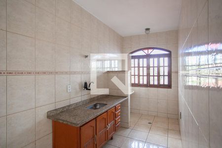 Casa à venda com 380m², 6 quartos e 7 vagasCozinha  e área de serviço Casa 2