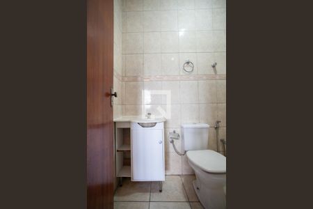 Casa à venda com 380m², 6 quartos e 7 vagasBanheiro da Suíte Casa 2