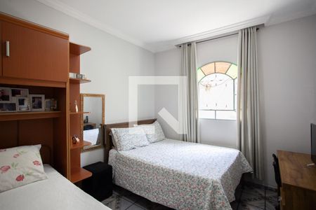 Casa à venda com 380m², 6 quartos e 7 vagasQuarto 2 casa 1