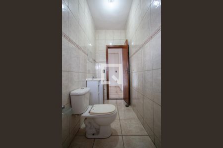 Casa à venda com 380m², 6 quartos e 7 vagasBanheiro Social  Casa 2