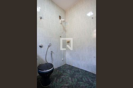 Casa à venda com 380m², 6 quartos e 7 vagasBanheiro Suíte Casa 1