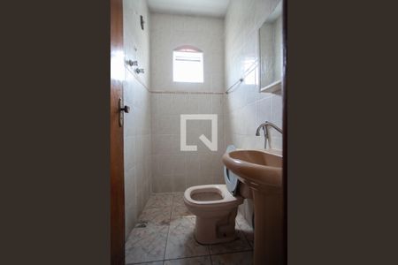 Casa à venda com 380m², 6 quartos e 7 vagasBanheiro Social Casa 3