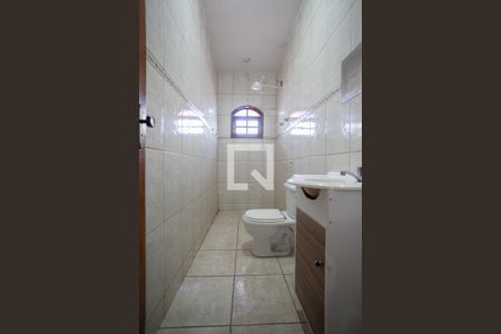 Casa à venda com 380m², 6 quartos e 7 vagasBanheiro Social  Casa 2