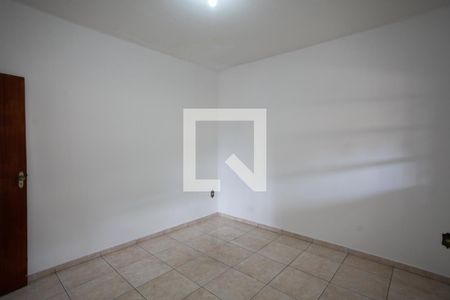 Casa à venda com 380m², 6 quartos e 7 vagasQuarto 1 Casa 2