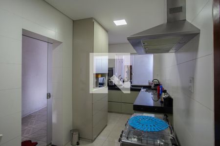 Casa à venda com 380m², 6 quartos e 7 vagasCozinha  Casa 1