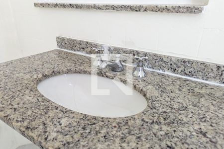 Casa à venda com 82m², 2 quartos e sem vaga Casa à venda com 82m², 2 quartos e sem vagaBanheiro