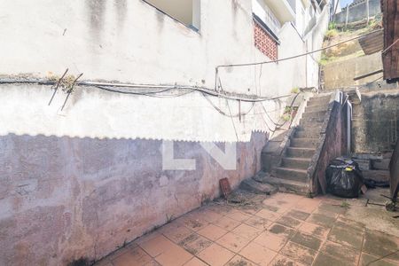 Casa à venda com 100m², 2 quartos e 1 vagaQuintal