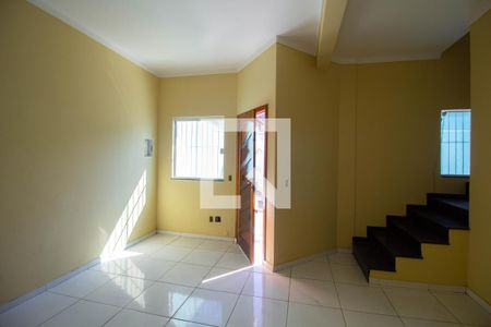 Sala de casa para alugar com 2 quartos, 96m² em Itaquera, São Paulo