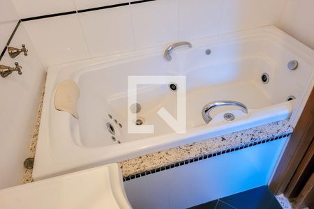 Casa à venda com 290m², 3 quartos e 4 vagasBanheiro da Suíte