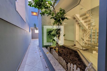 Casa à venda com 290m², 3 quartos e 4 vagasCorredor