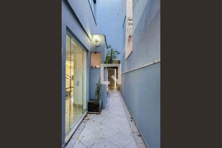 Casa à venda com 290m², 3 quartos e 4 vagasCorredor