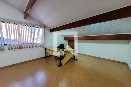 Casa à venda com 290m², 3 quartos e 4 vagasEscritório
