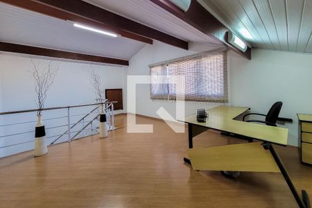Casa à venda com 290m², 3 quartos e 4 vagasEscritório