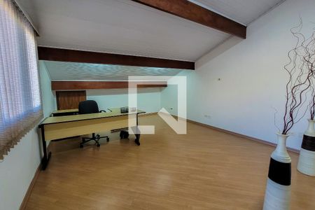 Casa à venda com 290m², 3 quartos e 4 vagasEscritório