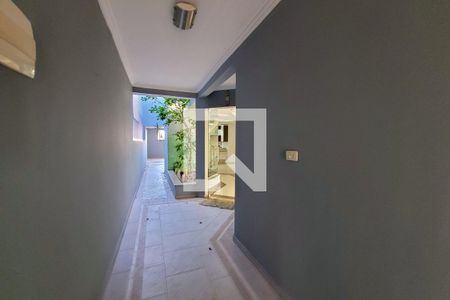 Casa à venda com 290m², 3 quartos e 4 vagasCorredor