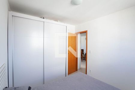 Quarto 1 de apartamento para alugar com 2 quartos, 49m² em Minaslandia, Belo Horizonte