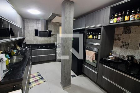 Apartamento à venda com 300m², 3 quartos e 3 vagas Apartamento à venda com 300m², 3 quartos e 3 vagasCozinha