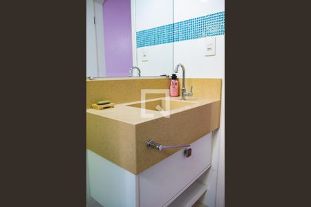 Casa à venda com 300m², 3 quartos e 4 vagasBanheiro da Suíte 1