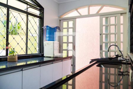 Casa à venda com 300m², 3 quartos e 4 vagasÁrea de Serviço