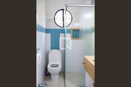 Casa à venda com 300m², 3 quartos e 4 vagasBanheiro da Suíte 1