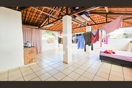 Casa à venda com 493m², 2 quartos e 1 vagaÁrea de Serviço