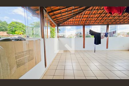 Casa à venda com 493m², 2 quartos e 1 vagaÁrea de Serviço