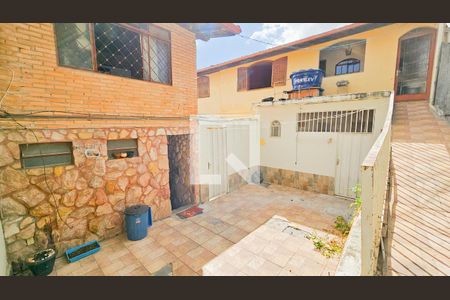 Casa à venda com 493m², 2 quartos e 1 vagaQuintal 